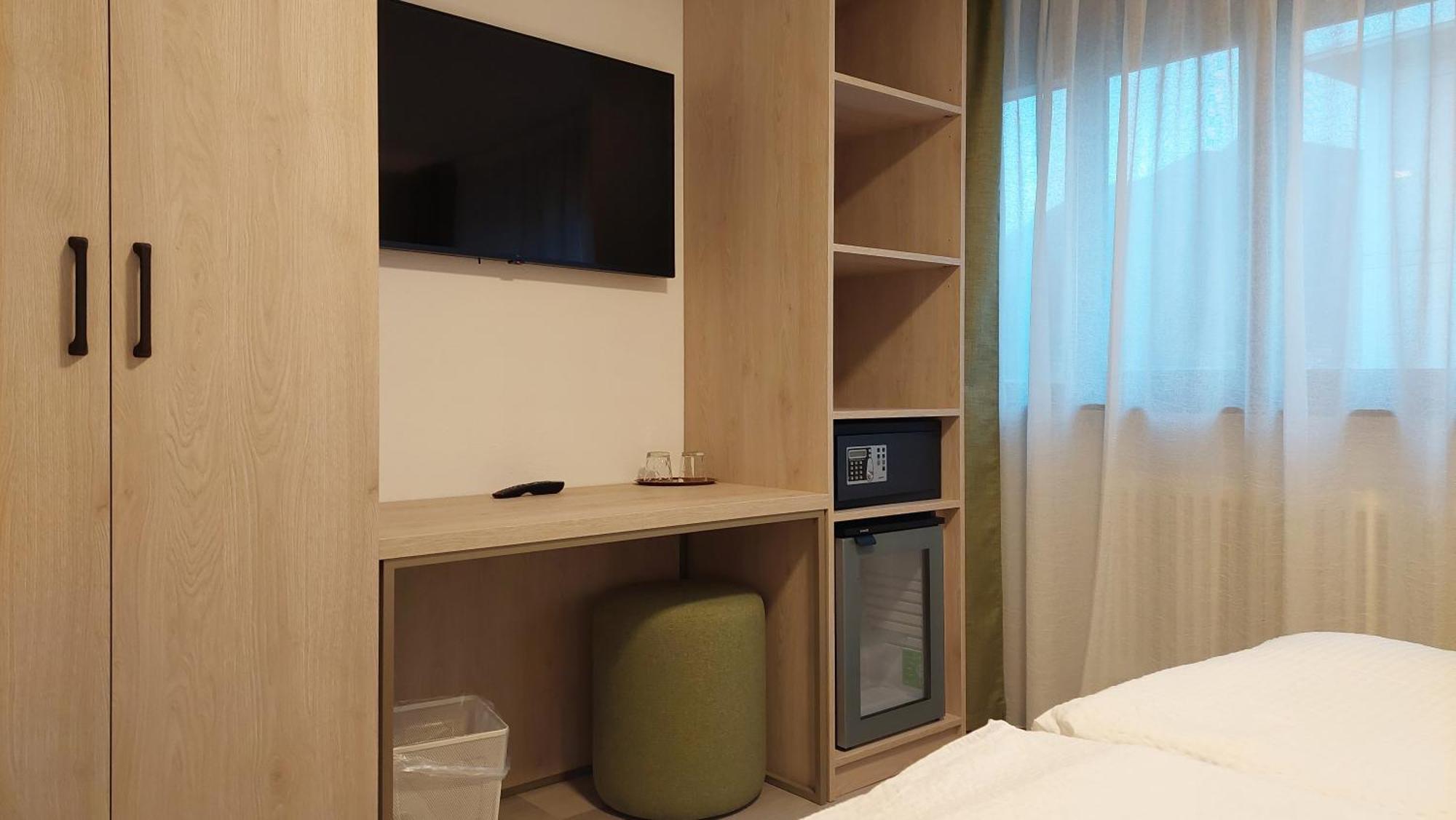 Hotel Nessi ロカルノ エクステリア 写真