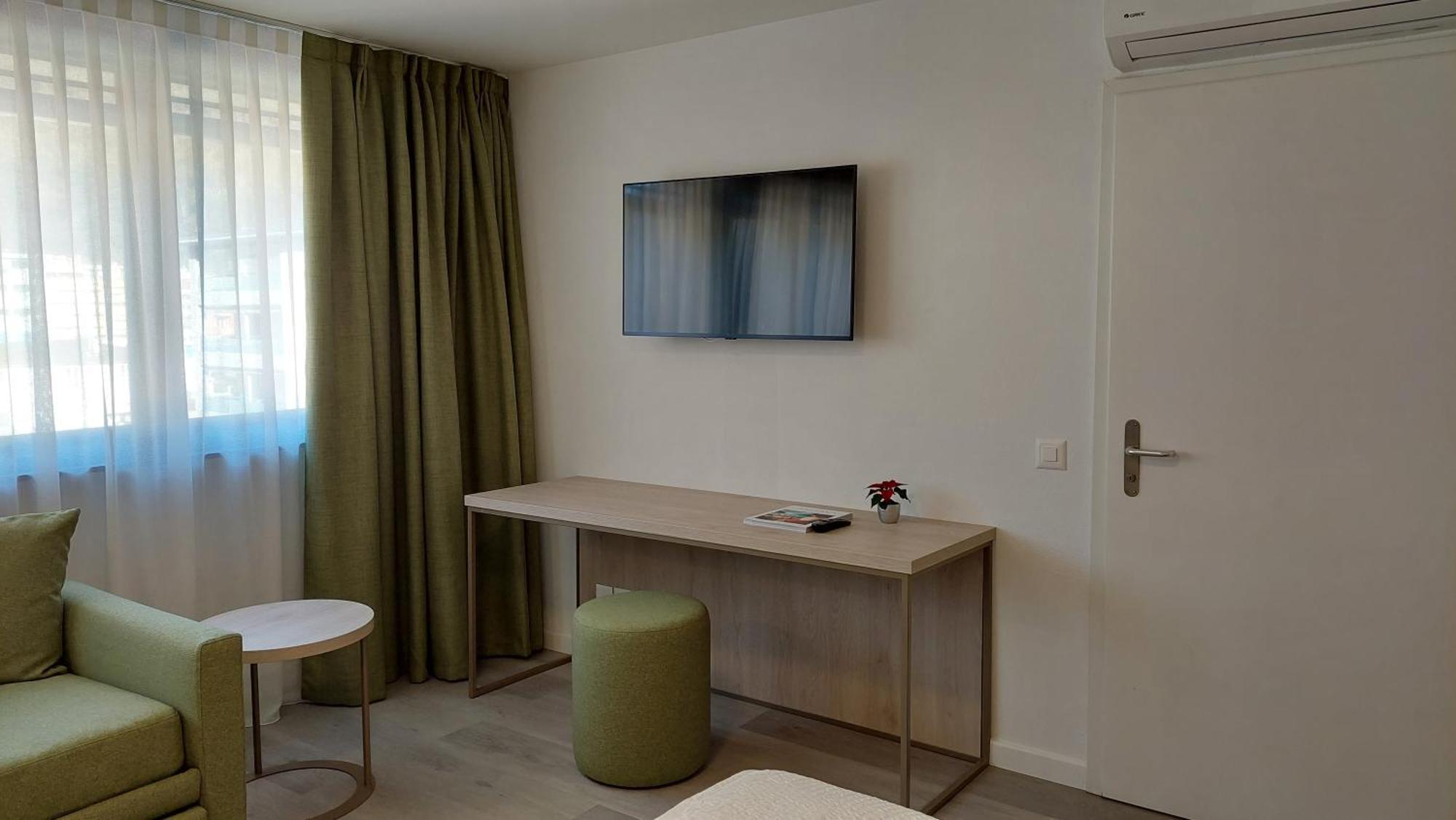 Hotel Nessi ロカルノ エクステリア 写真